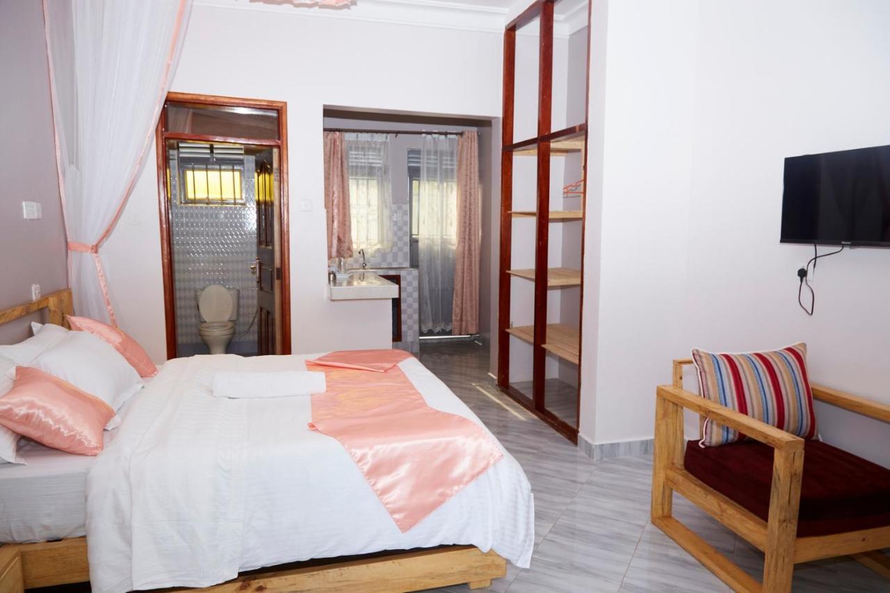 Westway Luxury Suites Mbarara Экстерьер фото