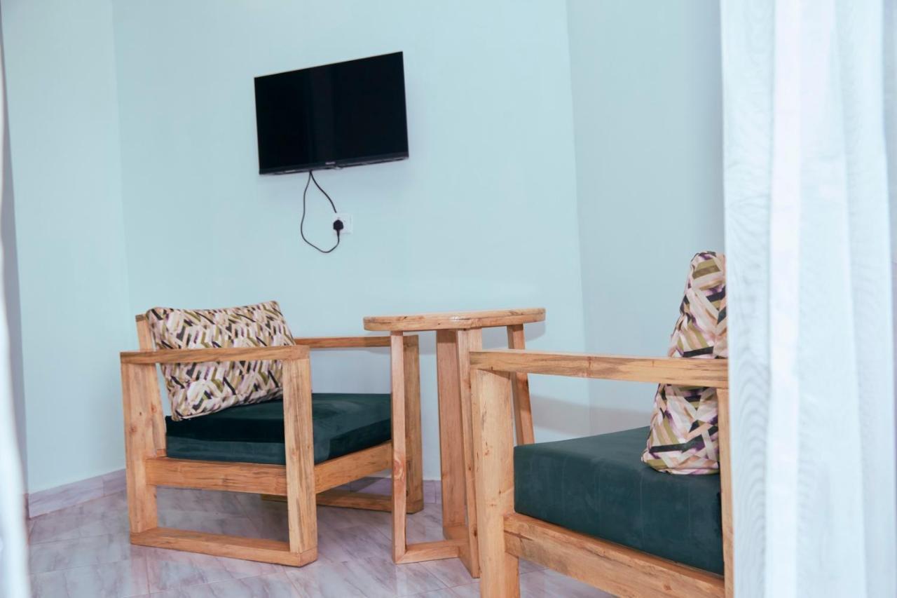 Westway Luxury Suites Mbarara Экстерьер фото